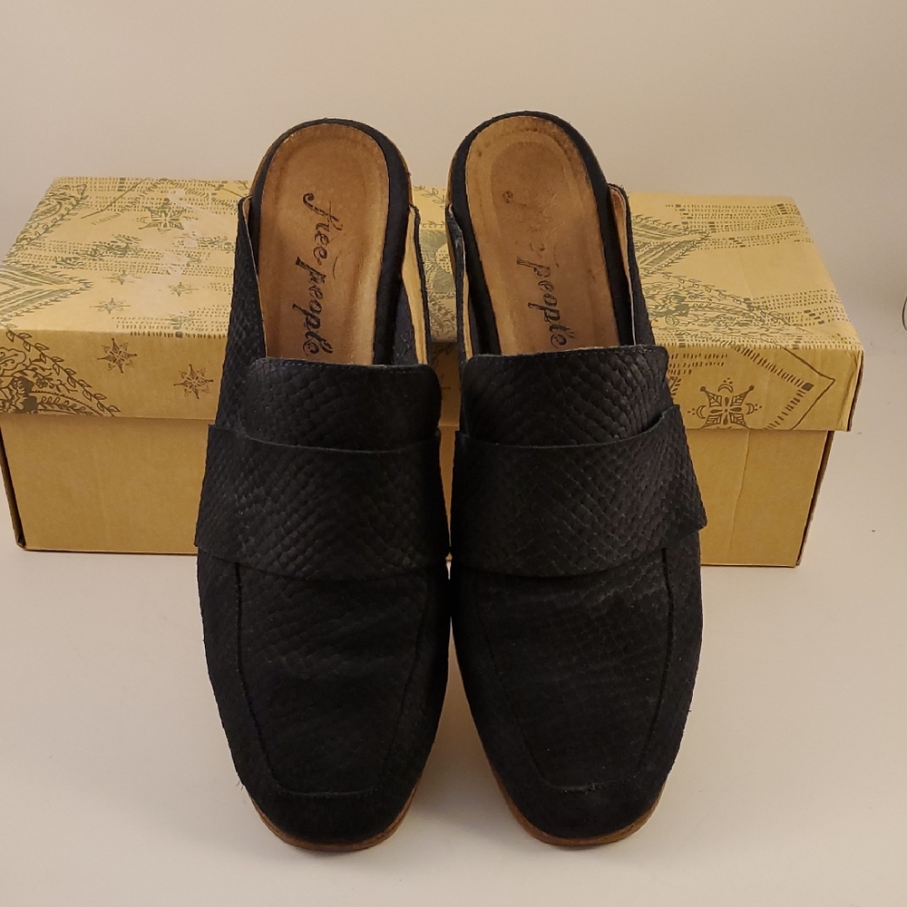 Free People Navy Blue Women's At Lease Loafer Size 39